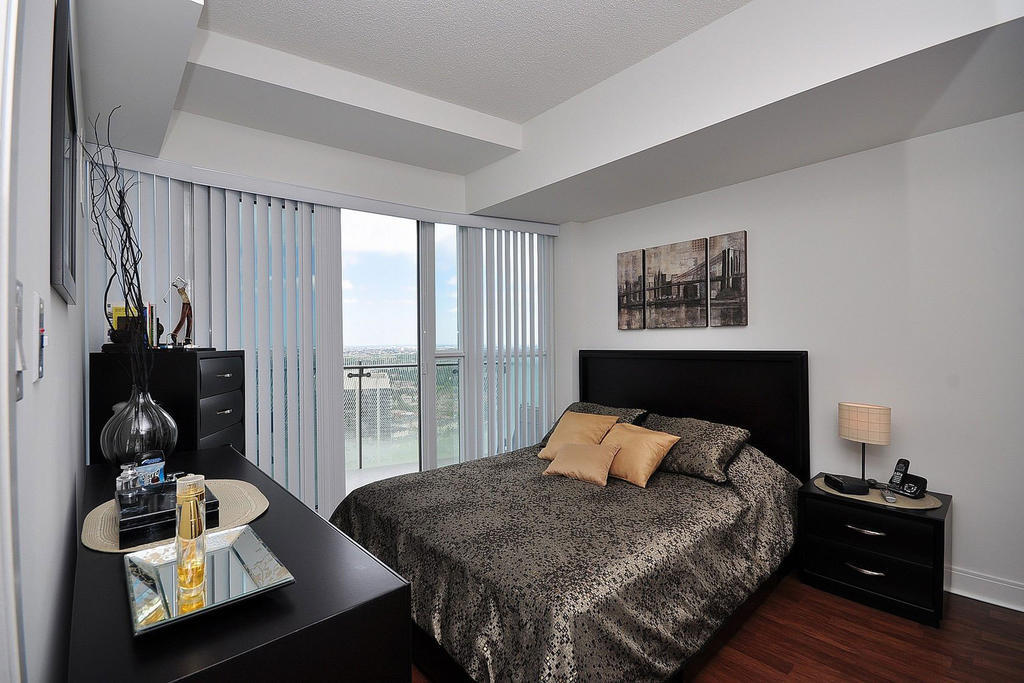 Napa Furnished Rental Apartments Square One ميسيسوجا الغرفة الصورة